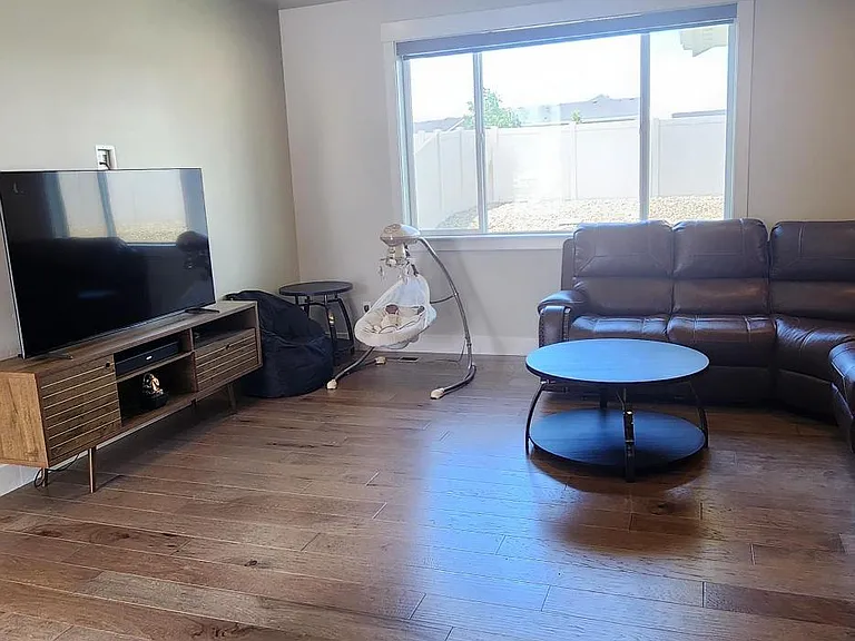4891 N Basswood Ave — Photo 17