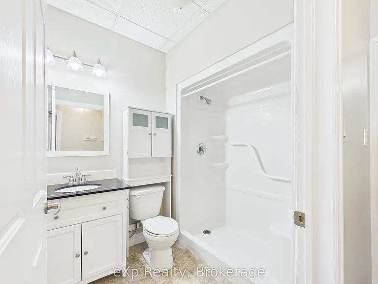 807 Queen St #2 — Photo 15