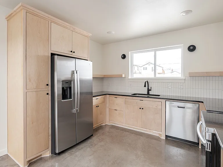 1216 N Blackwelder Ave #12 — Photo 10