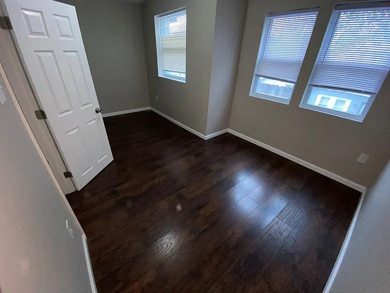 6517 Saybrook Ave — Photo 3
