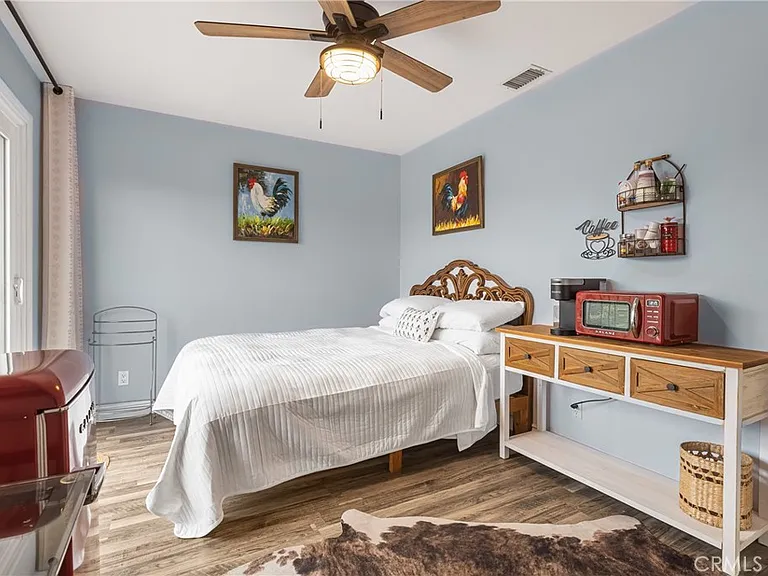 22053 Highland St — Photo 13