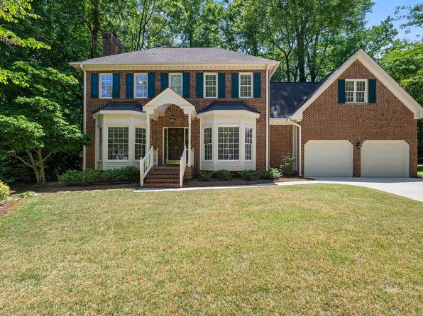 108 Westport Dr, Cary, NC 27511