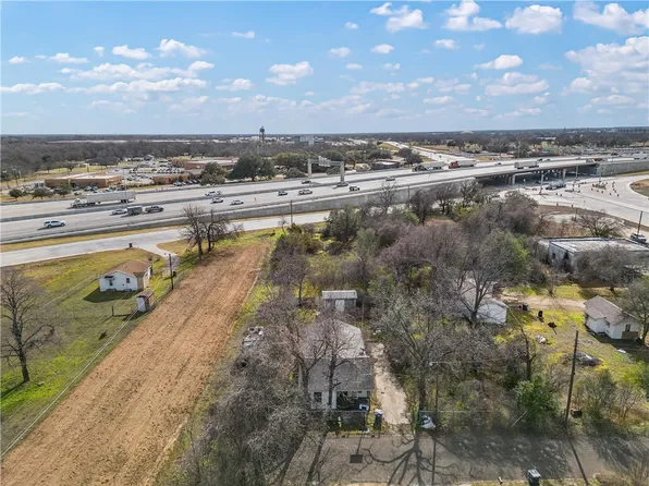 1824 Victor St, Waco, TX 76705