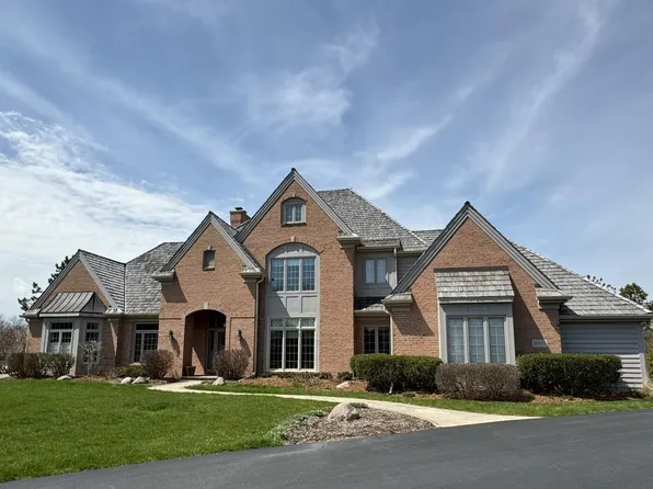 10433 North Pine Ridge DRIVE, Mequon, WI 53092