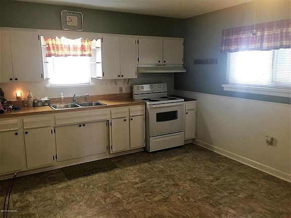 9010_Springview_Dr_40219_Kitchen2