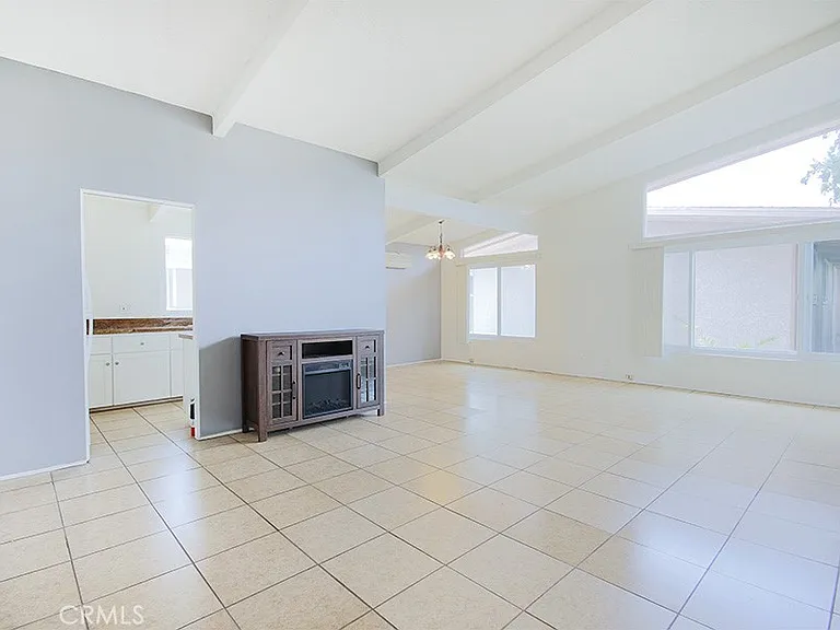 5542 Fernhill Cir #C — Photo 2
