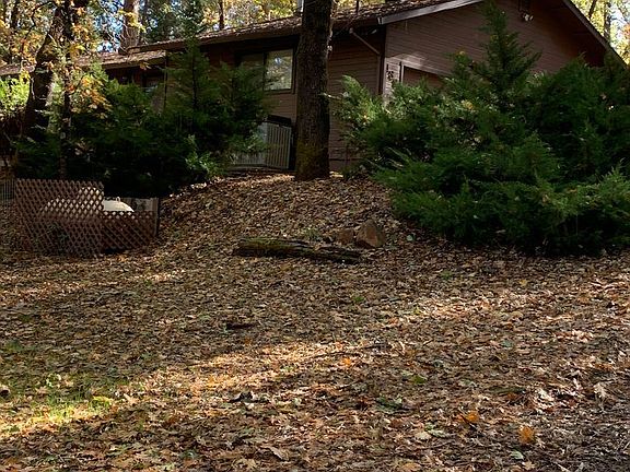 3rd image of 1391 Meadow Ln