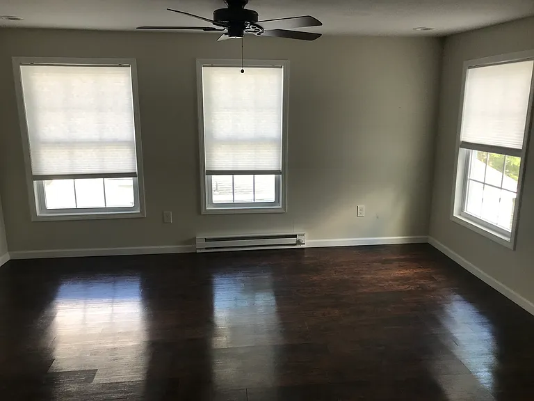 502 E Broadway St — Photo 10