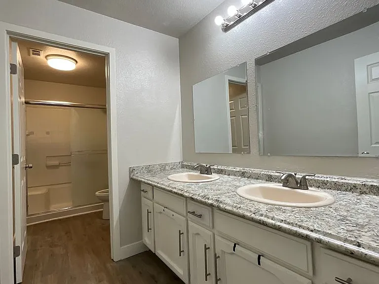 7016 N Thorne Ave — Photo 10