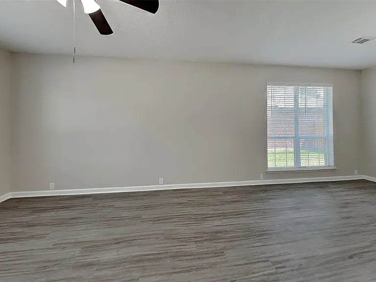 18706 Woodglen Shadows Dr — Photo 3
