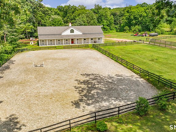 2nd image of 610 Niederwerfer Road