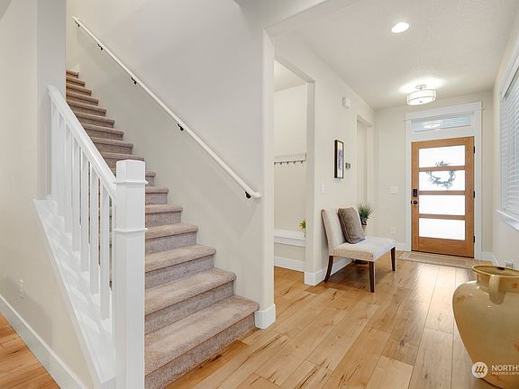 4th image of 16140 NE 9th Way