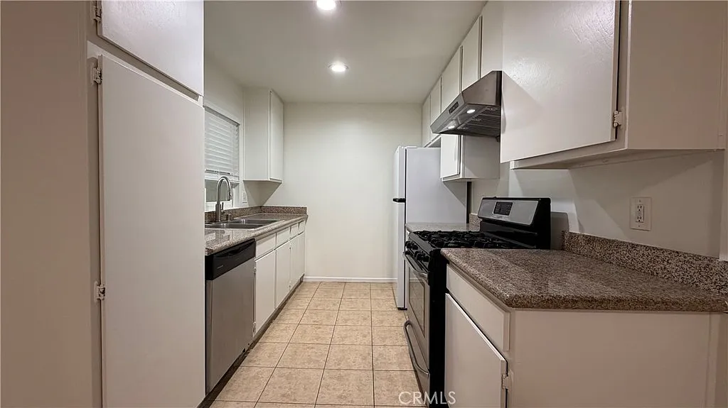 2 bed, 936 sqft, $2,800 — Photo 4
