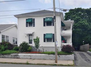 11 Woodside Ave, Pawtucket, RI 02861