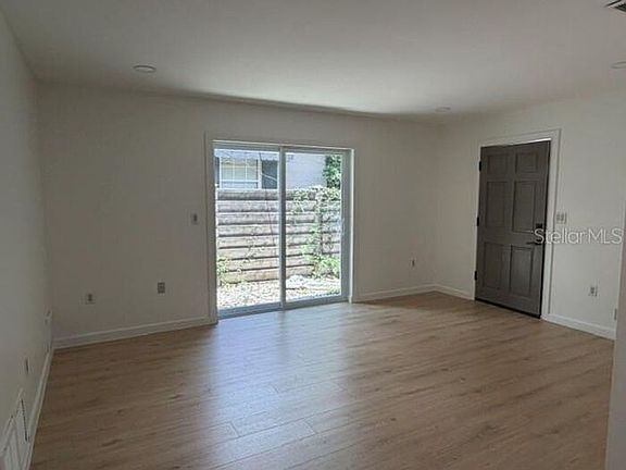 5th image of 1407 Park Lake St