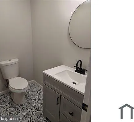 1812 N Croskey St — Photo 7