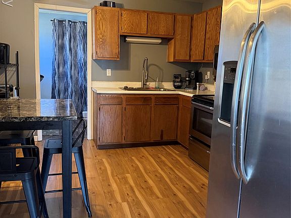 3rd image of 3369 5th St