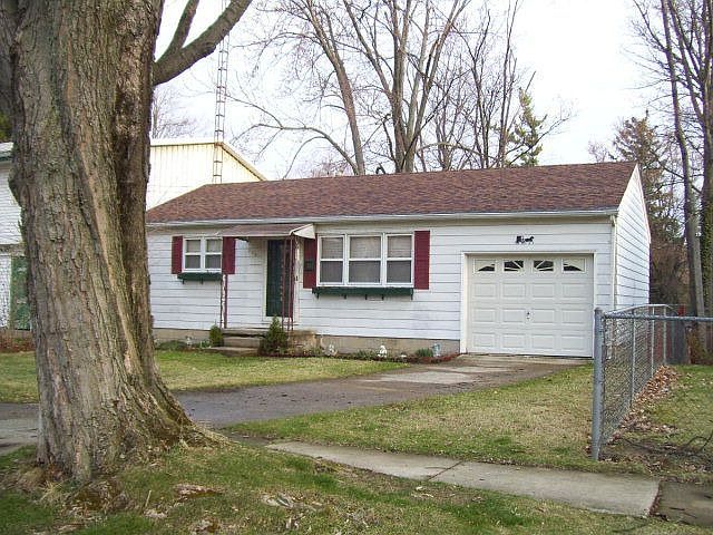2nd image of 206 E Payne Ave