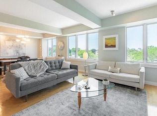 369 Franklin St #PENTHOUSE 2, Cambridge, MA 02139