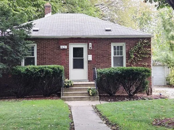 2631 Parkway Dr, Highland, IN 46322