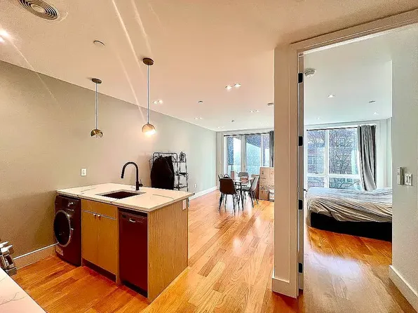 731 E 32nd St #5, Brooklyn, NY 11210