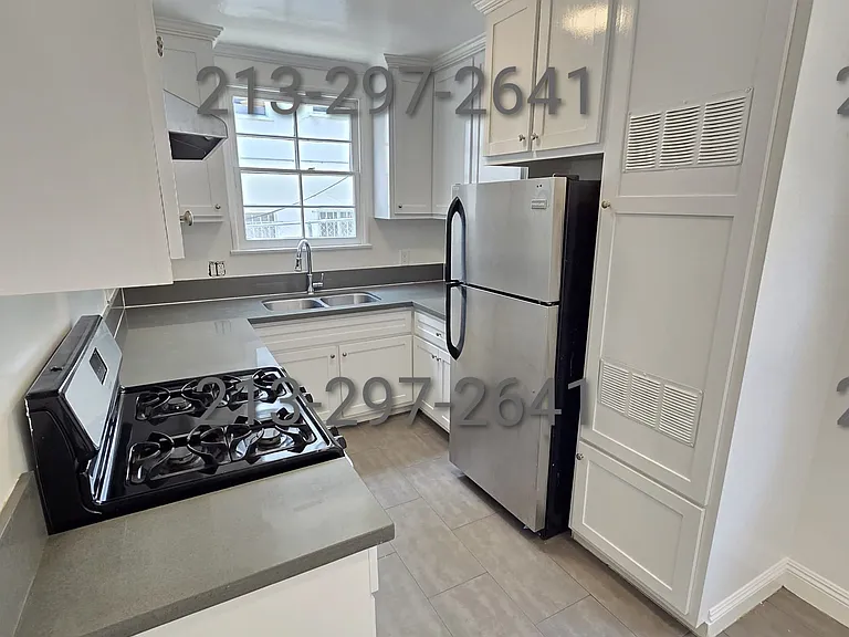 411 S Rampart Blvd #6 — Photo 4