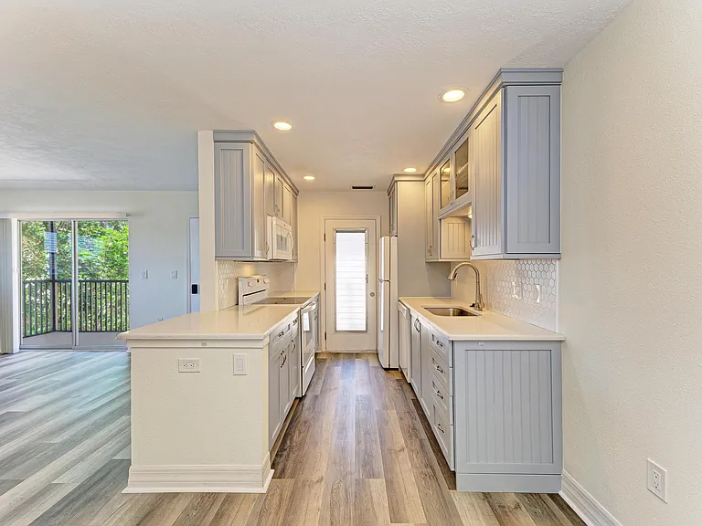 616 Guild Dr #8 — Photo 5