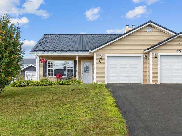58 Parkway Dr W, Charlottetown, PE C1E 2M2
