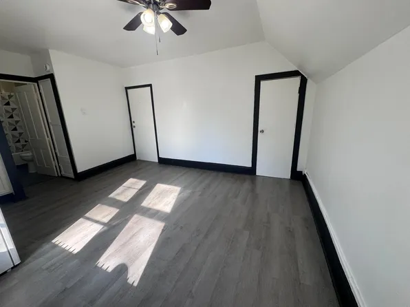 1805 60th St APT 2, Kenosha, WI 53140