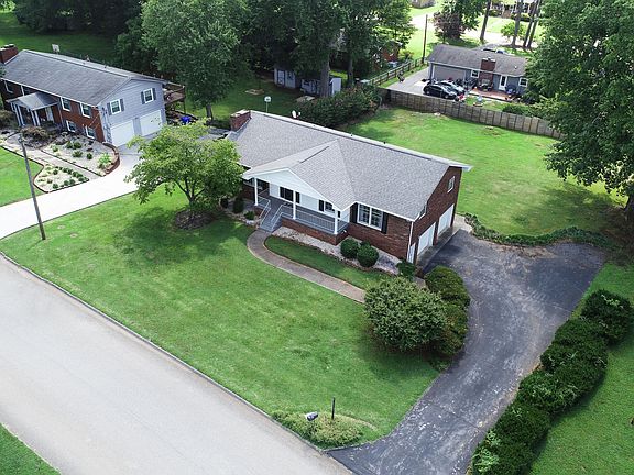 3rd image of 504 E Meadecrest Dr