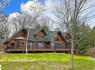 7150 NW Bayshore Dr, Northport, MI 49670