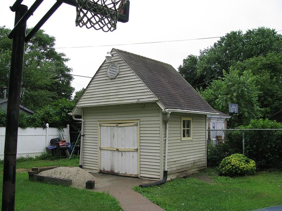 2nd image of 37 Demond Ave