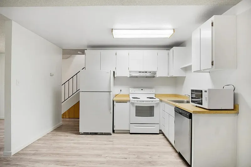 490 Auburn Way #12