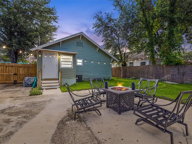 3808 N Tampa St — Photo 16