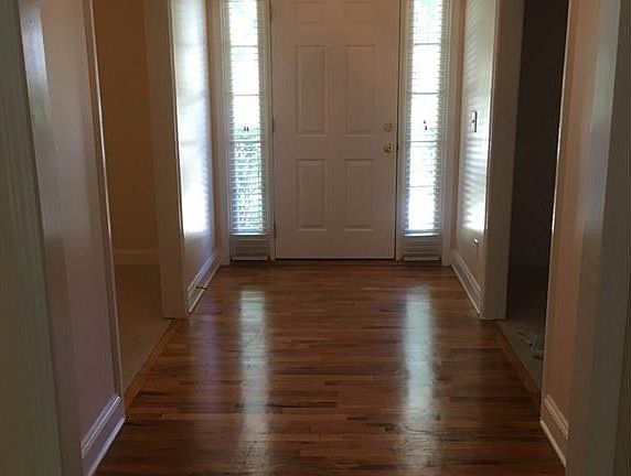 3rd image of 6055 Fairington Farms Ln