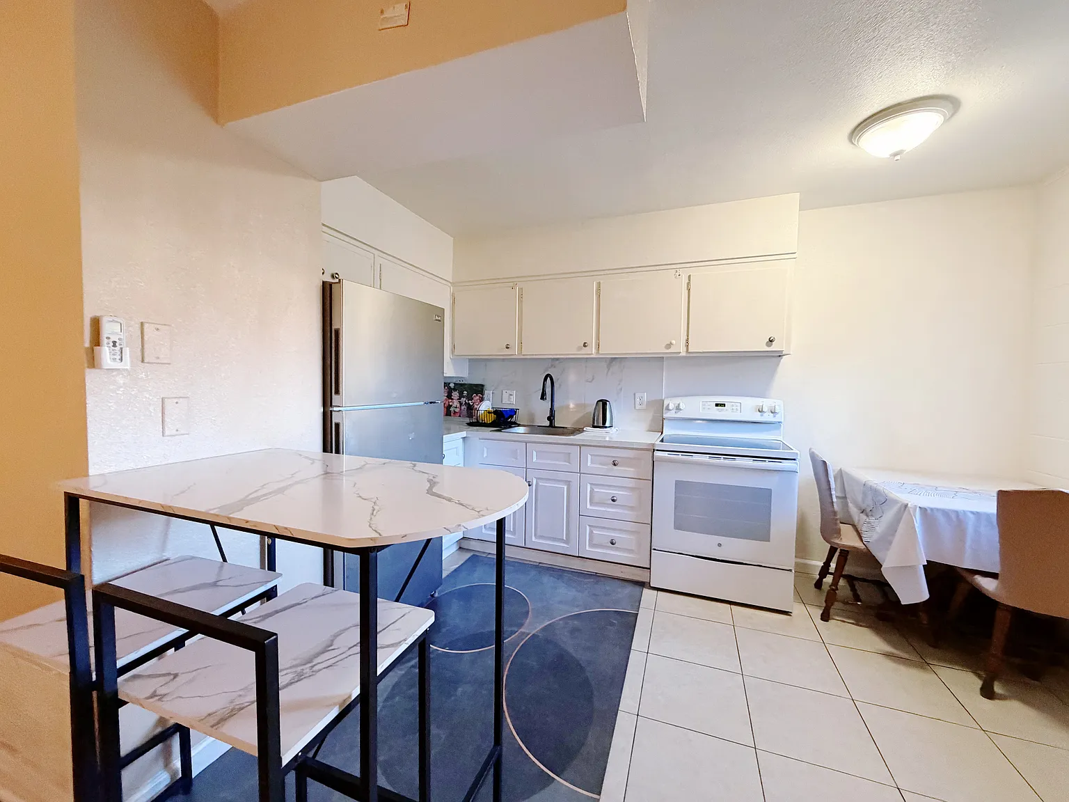 1220 W Florida Ave — Photo 3