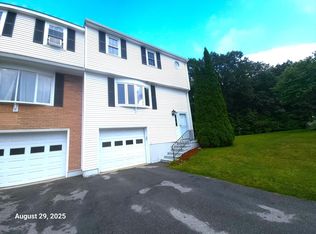 13 Plantation Rd UNIT 13, Oxford, MA 01540