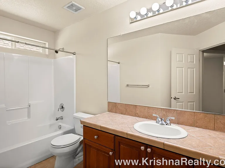 13686 NW Henninger Ln — Photo 18