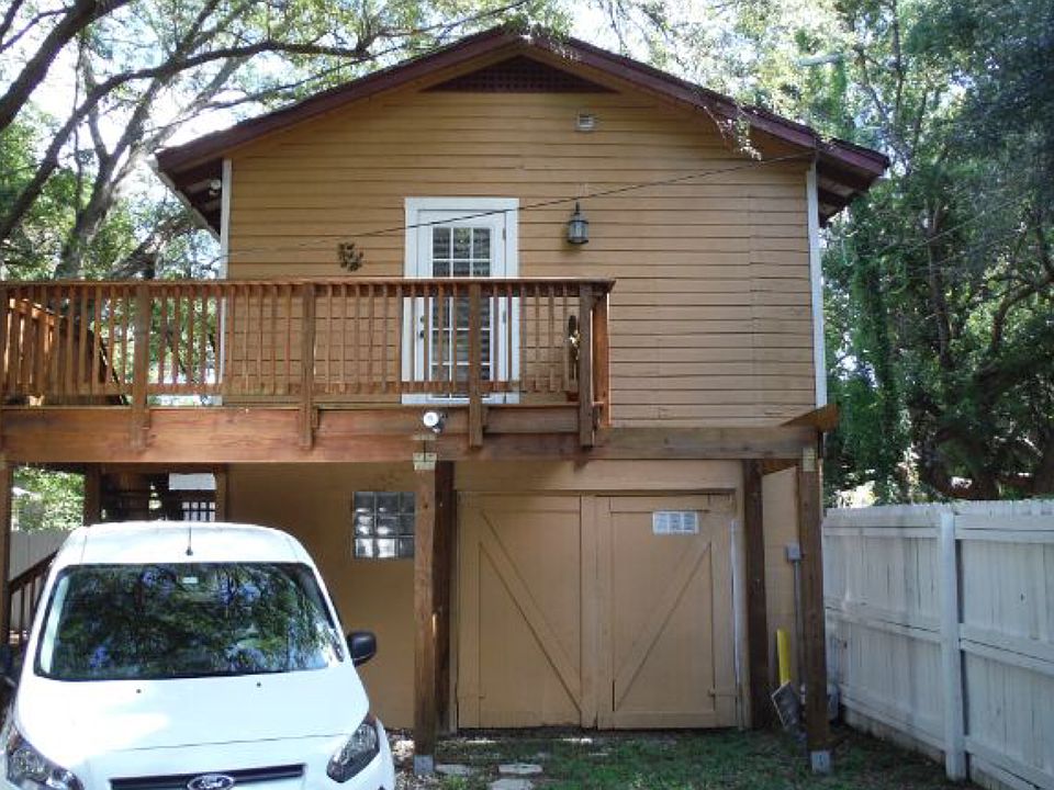 1st image of 834 10th Ave S #1/2