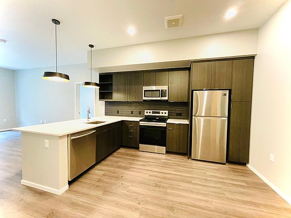 3rd image of 1051 N Harrison St #307