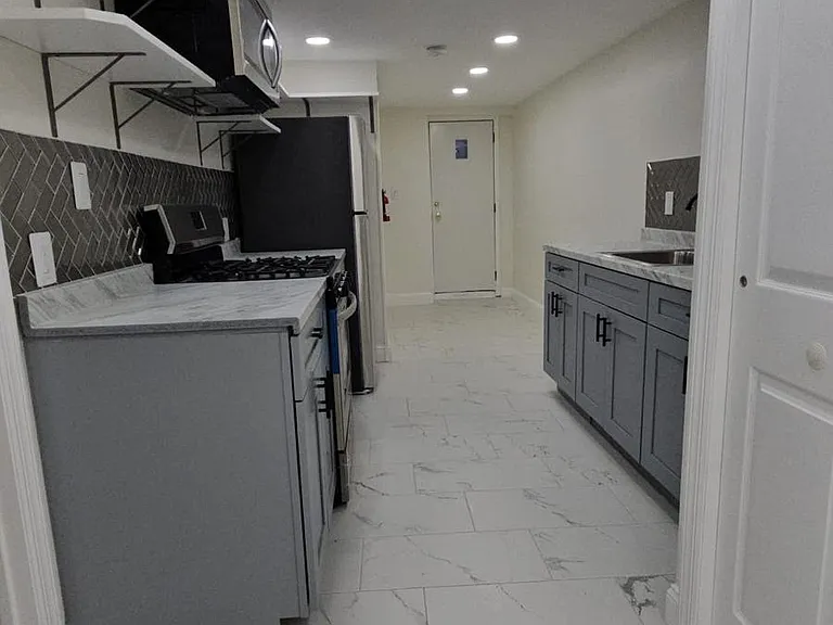 92 Stuyvesant Ave #B — Photo 5