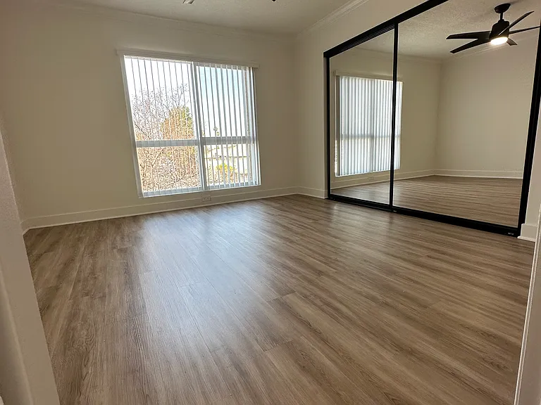 Devington Apartments — Photo 22
