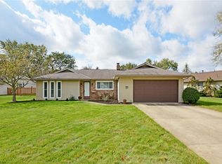 4876 Meadow Moss Ln, North Ridgeville, OH 44039