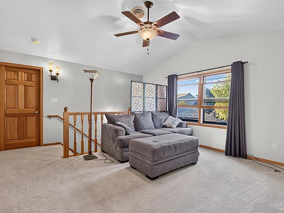 5th image of 1323 33 COURT