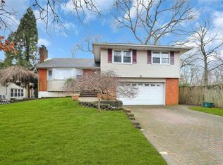 1342 Bruce Ct, Merrick, NY 11566