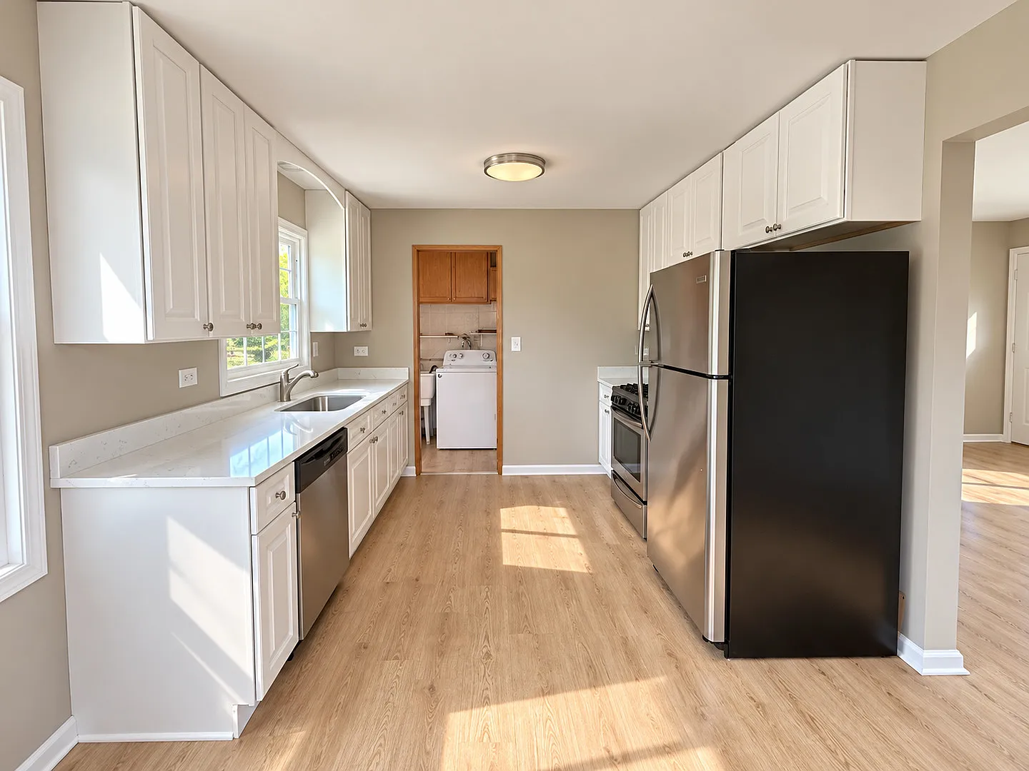 3 bed, 1200 sqft, $2,495 — Photo 3