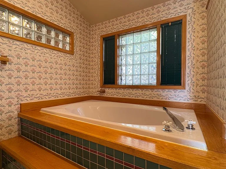 1001 N Brooklane St — Photo 19