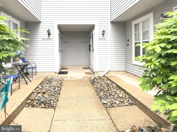 5807 Adelaide Dr, Mount Laurel, NJ 08054
