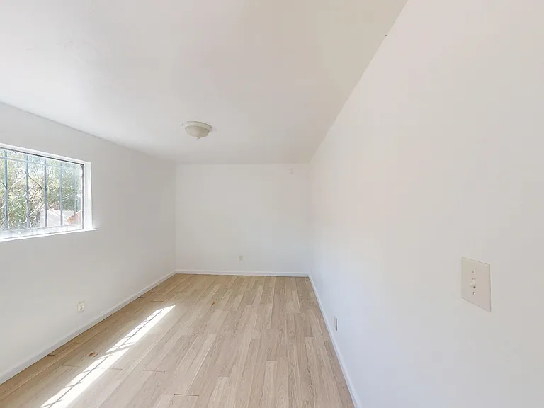 1618 99th Ave #B — Photo 4