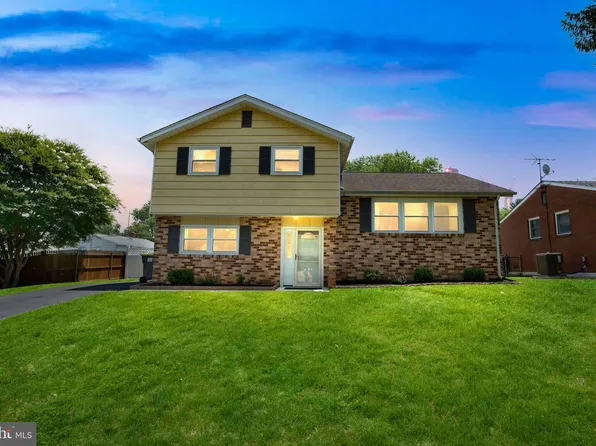 29 Lake Dr, Newark, DE 19702